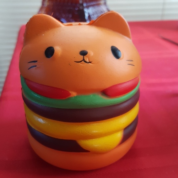 Other - 😻😻A cat hamburger squishy 😻😻